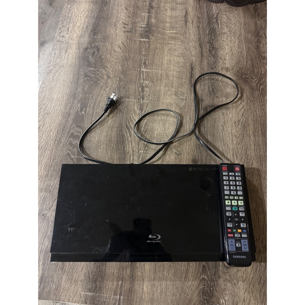 Samsung BD-D6700 Blu-ray Disc Player 1080p Full HD WiFi Smart Hub with Remote
